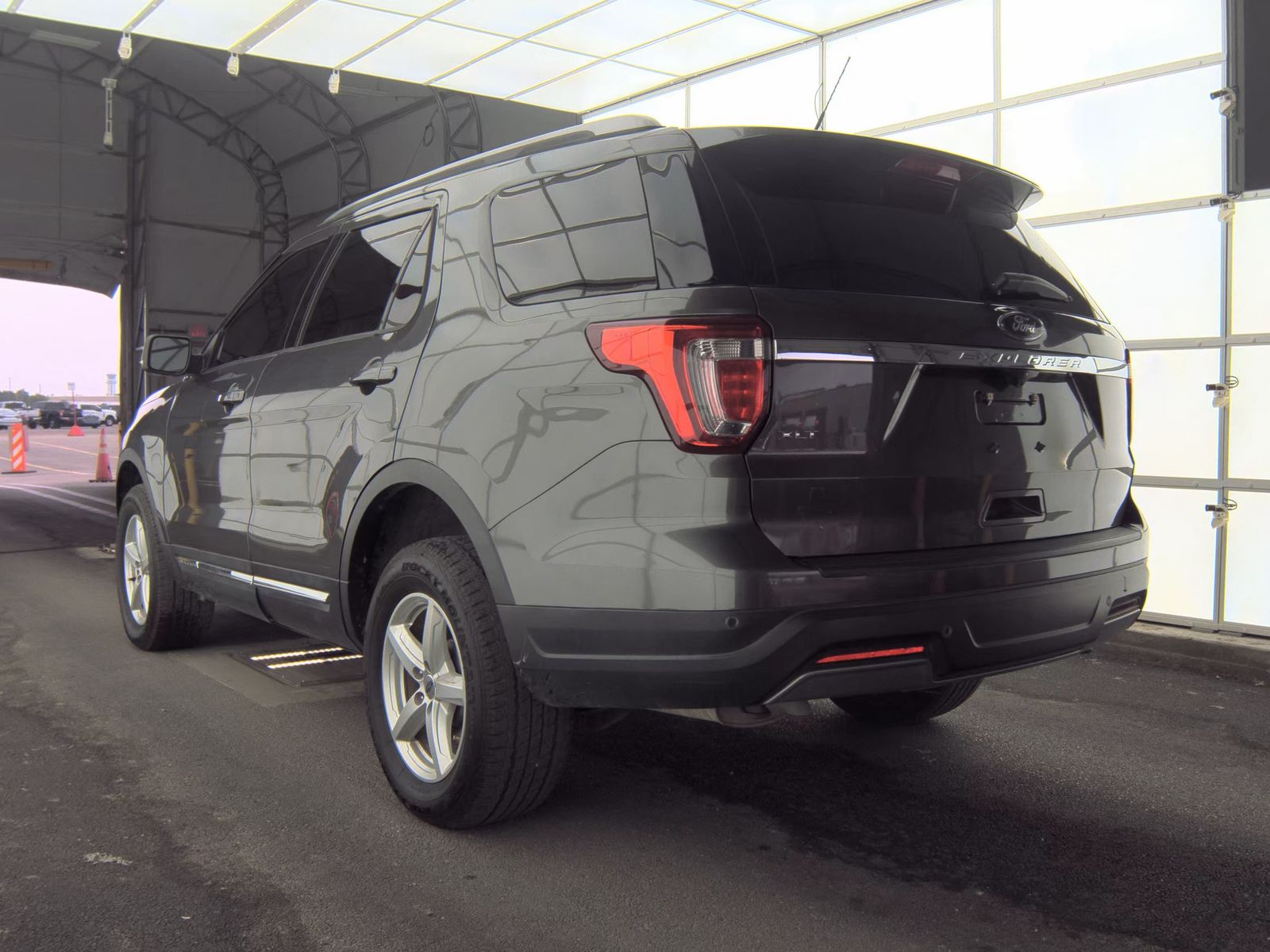 FORD EXPLORER - 9