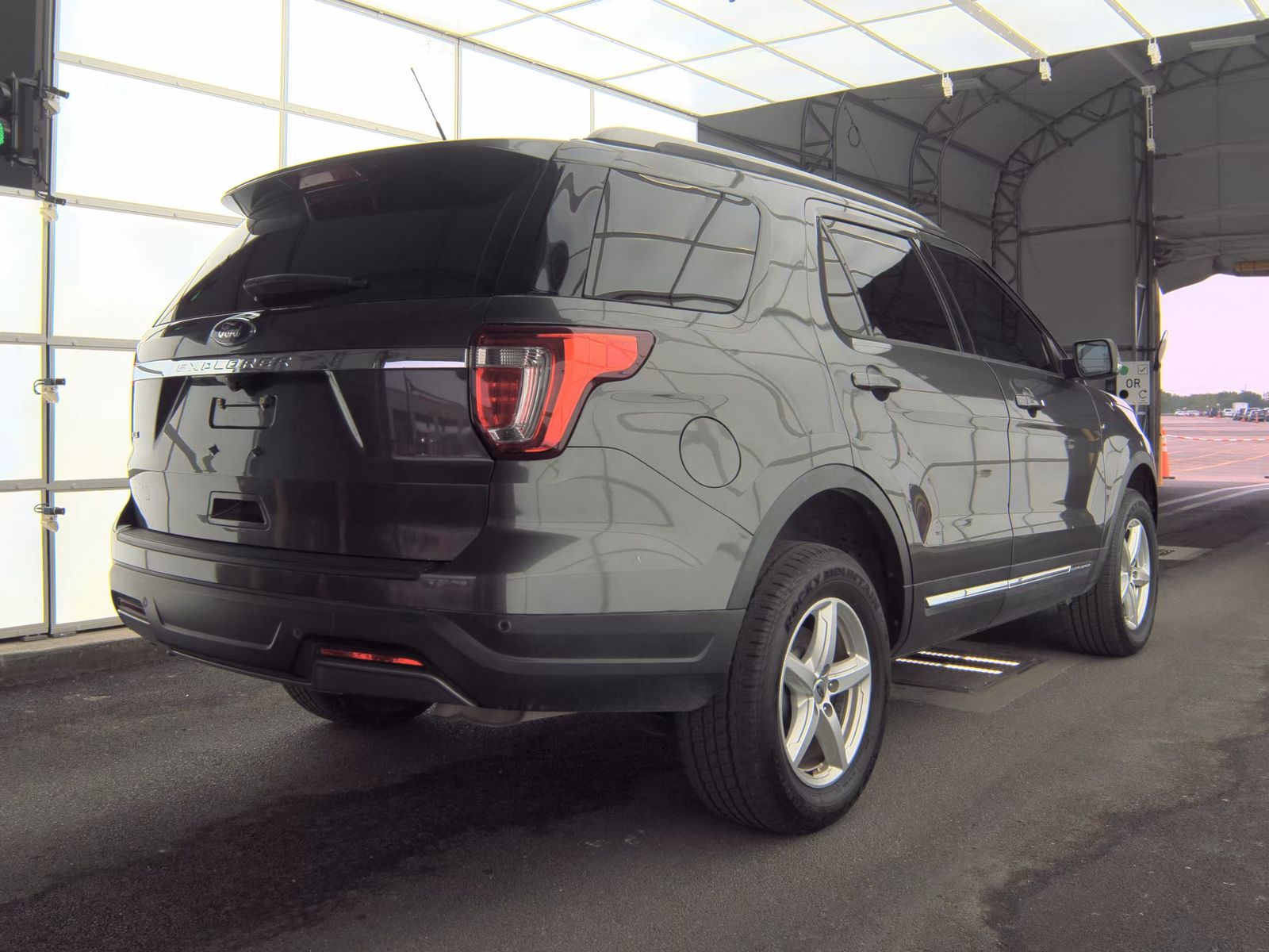 FORD EXPLORER - 6
