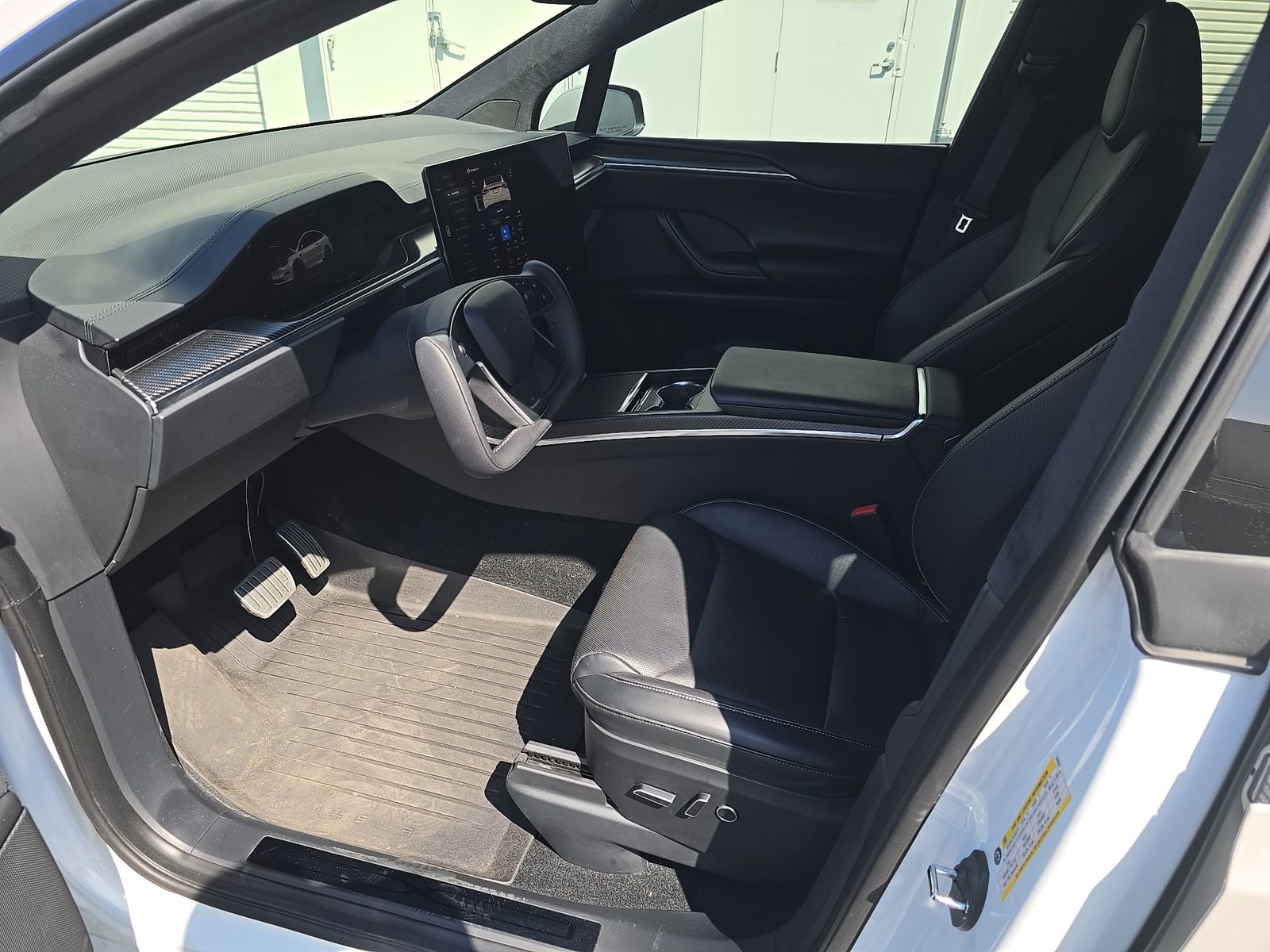 TESLA MODEL X - 8