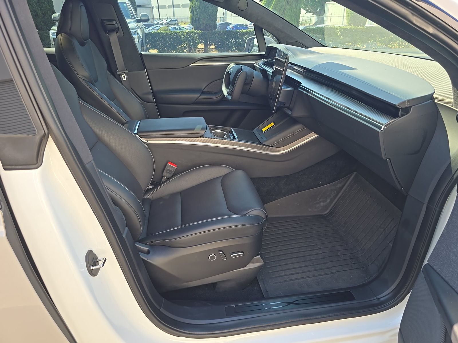 TESLA MODEL X - 9