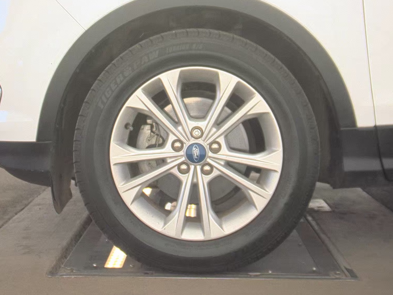 FORD ESCAPE - 10