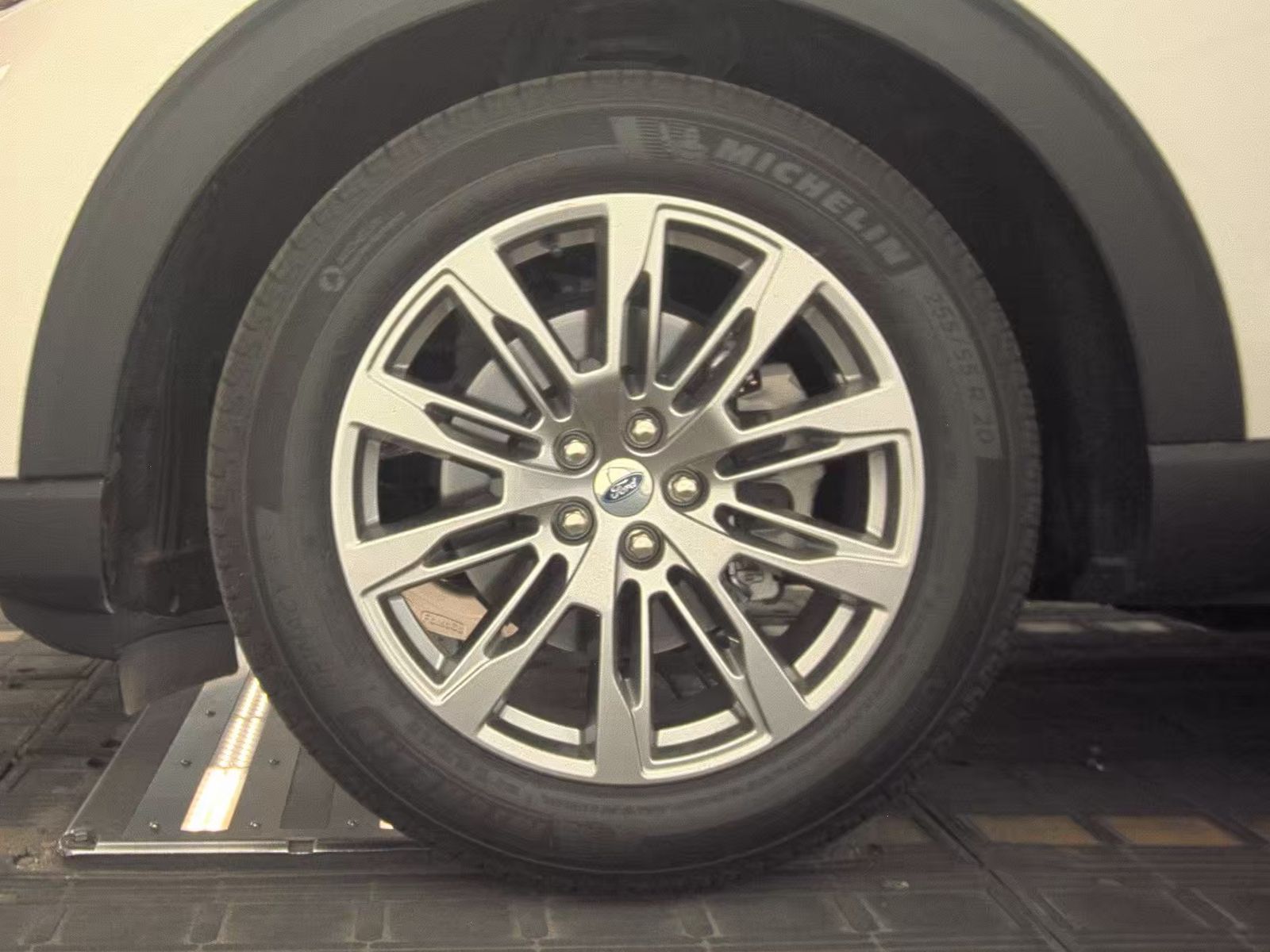 FORD EXPLORER - 10