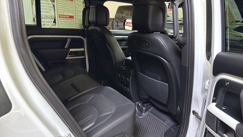 2021 Land Rover Defender 110 X-Dynamic HSE AWD