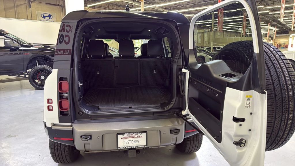 2021 Land Rover Defender 110 X-Dynamic HSE AWD