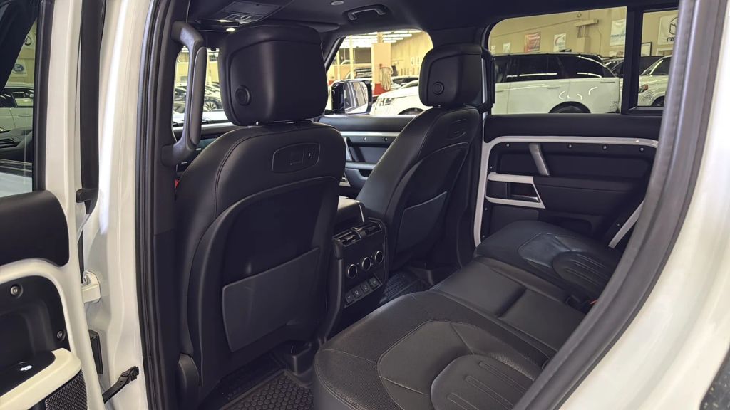 2021 Land Rover Defender 110 X-Dynamic HSE AWD
