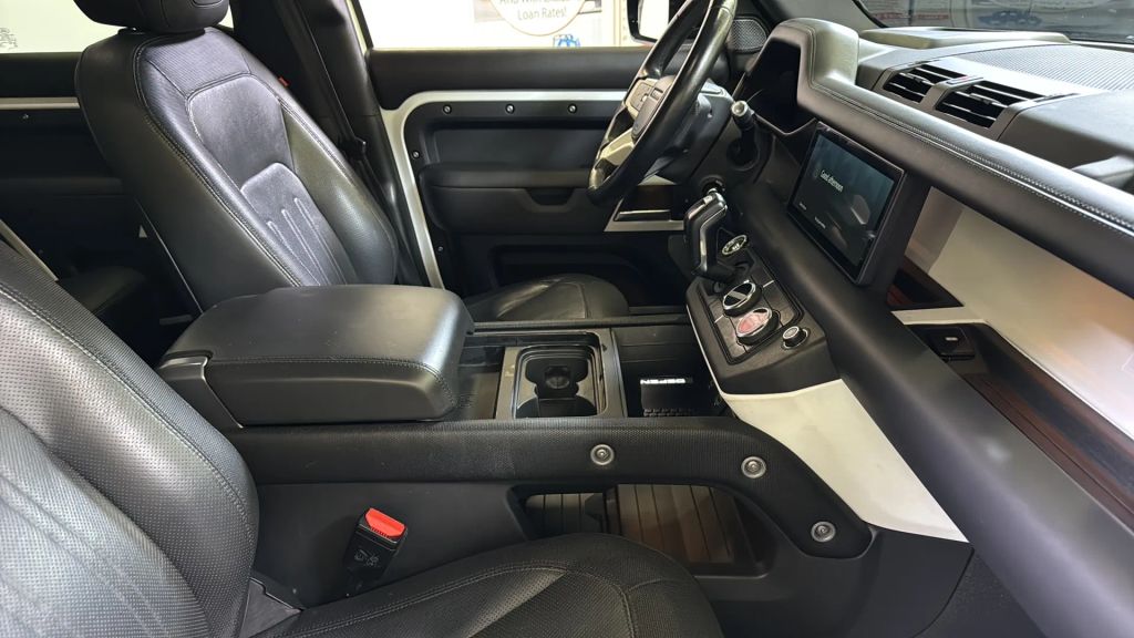 2021 Land Rover Defender 110 X-Dynamic HSE AWD
