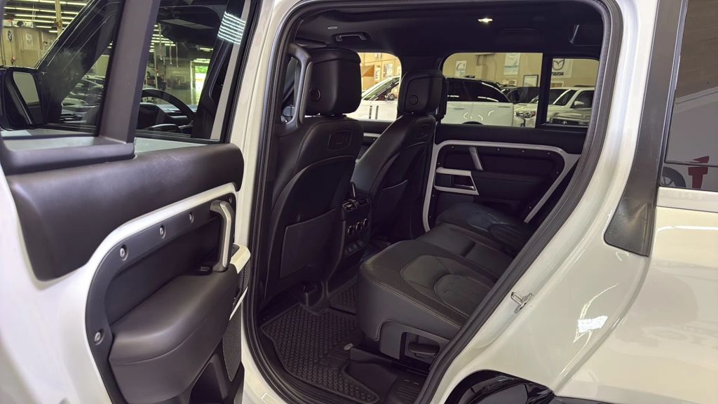 2021 Land Rover Defender 110 X-Dynamic HSE AWD