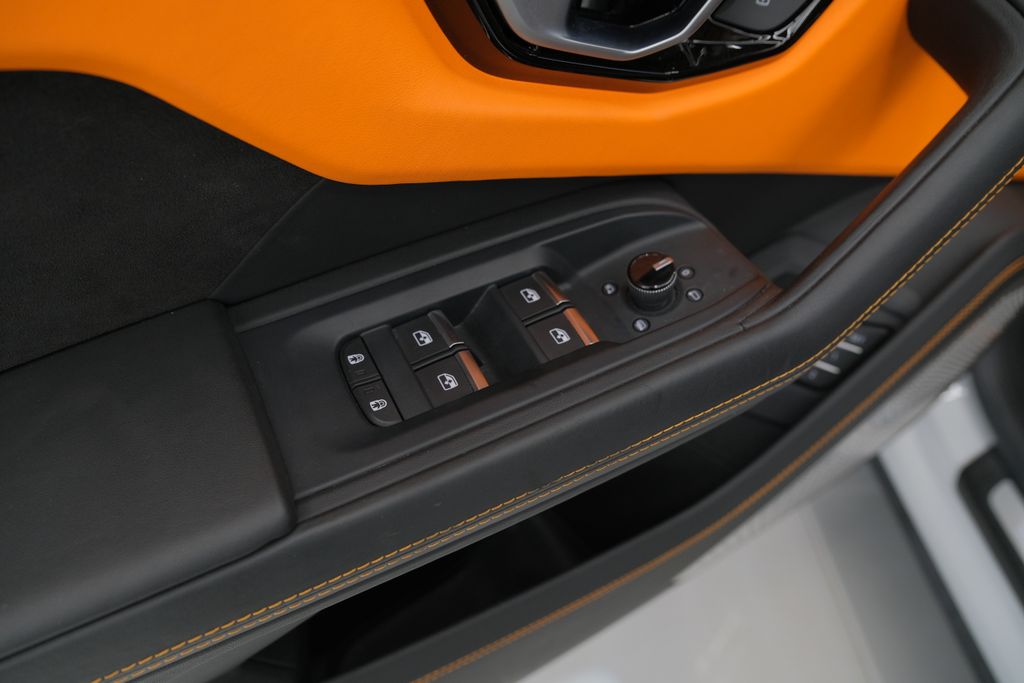 2023 Lamborghini Urus S AWD