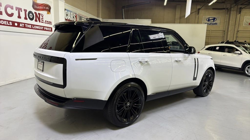 2024 Land Rover Range Rover SE AWD