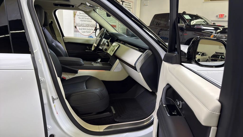 2024 Land Rover Range Rover SE AWD