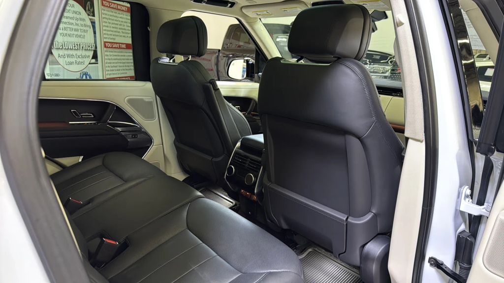 2024 Land Rover Range Rover SE AWD