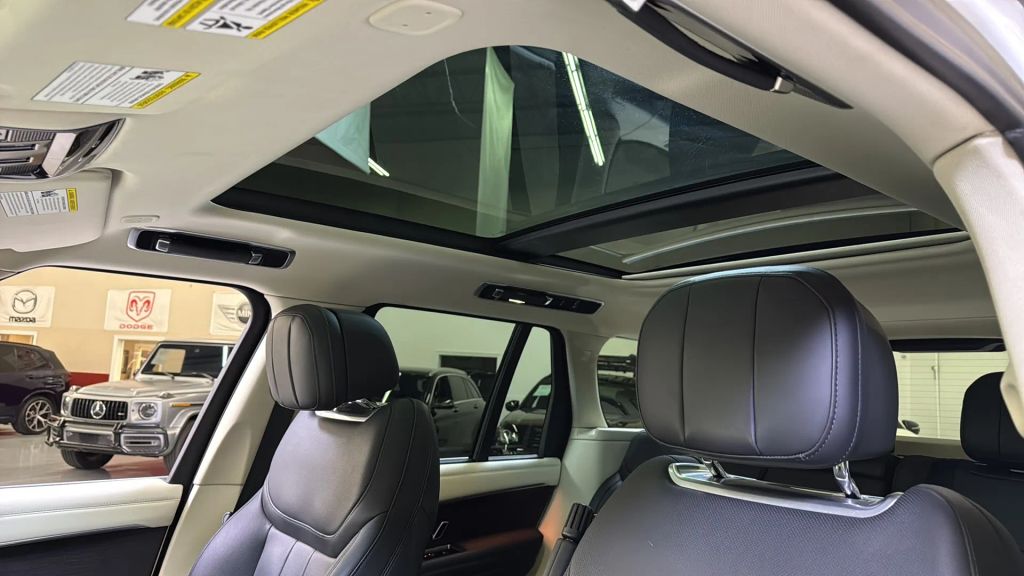 2024 Land Rover Range Rover SE AWD