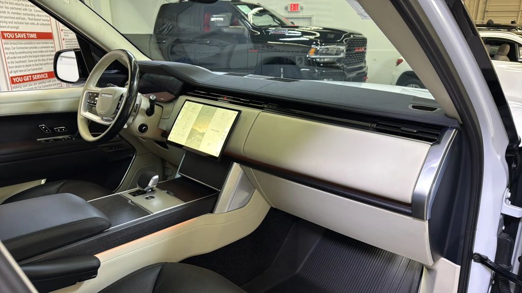 2024 Land Rover Range Rover SE AWD