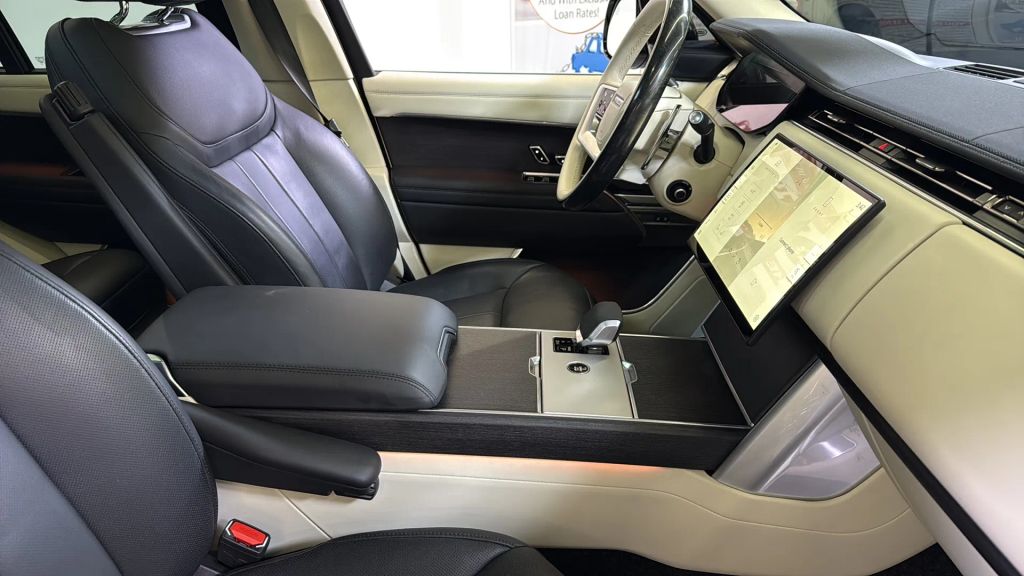 2024 Land Rover Range Rover SE AWD