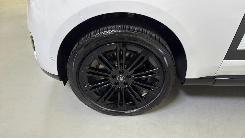 2024 Land Rover Range Rover SE AWD