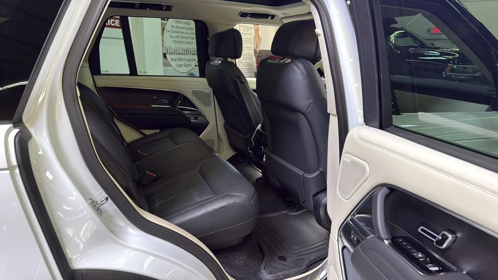 2024 Land Rover Range Rover SE AWD