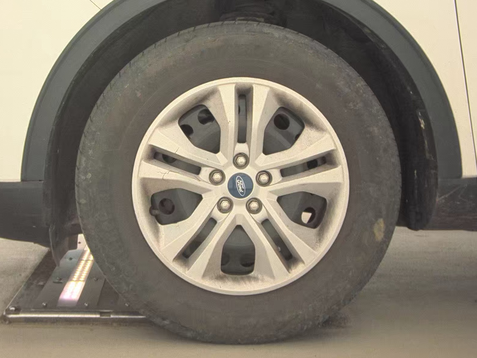 FORD ESCAPE - 10