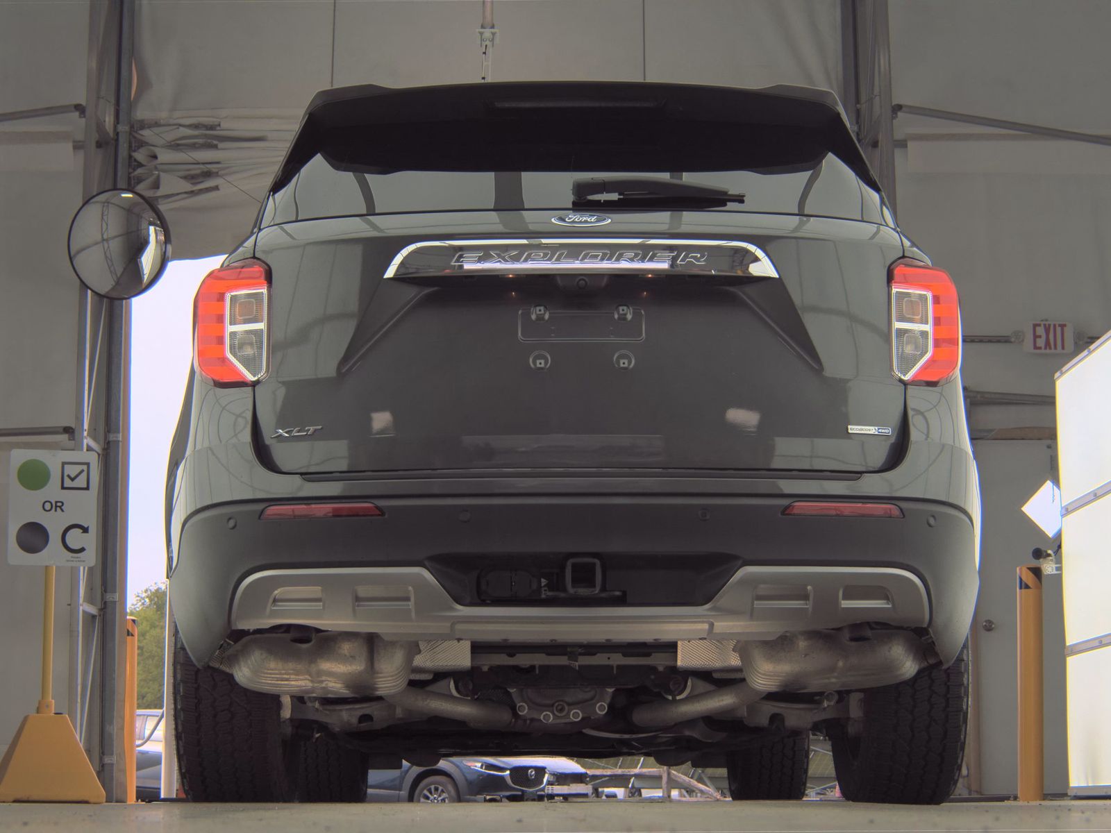 FORD EXPLORER - 8