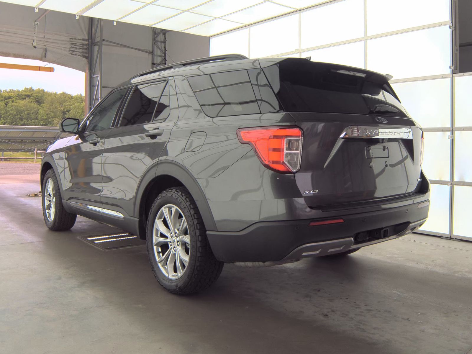 FORD EXPLORER - 9