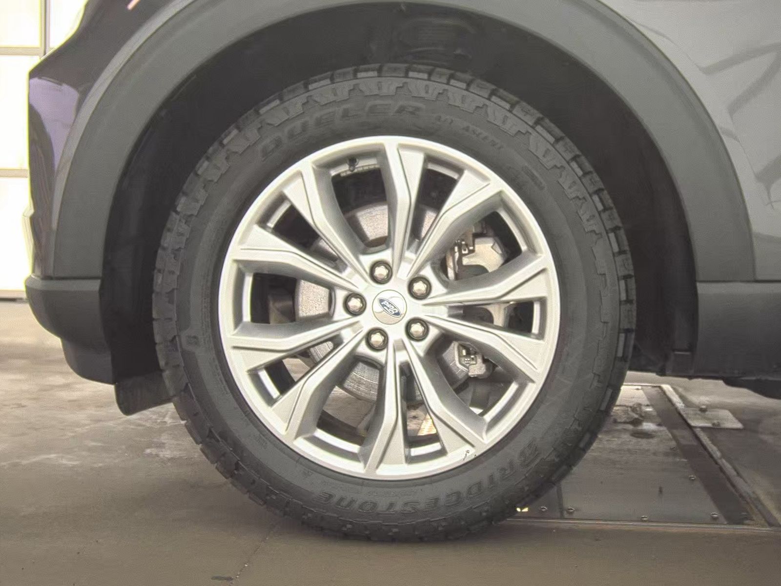 FORD EXPLORER - 10