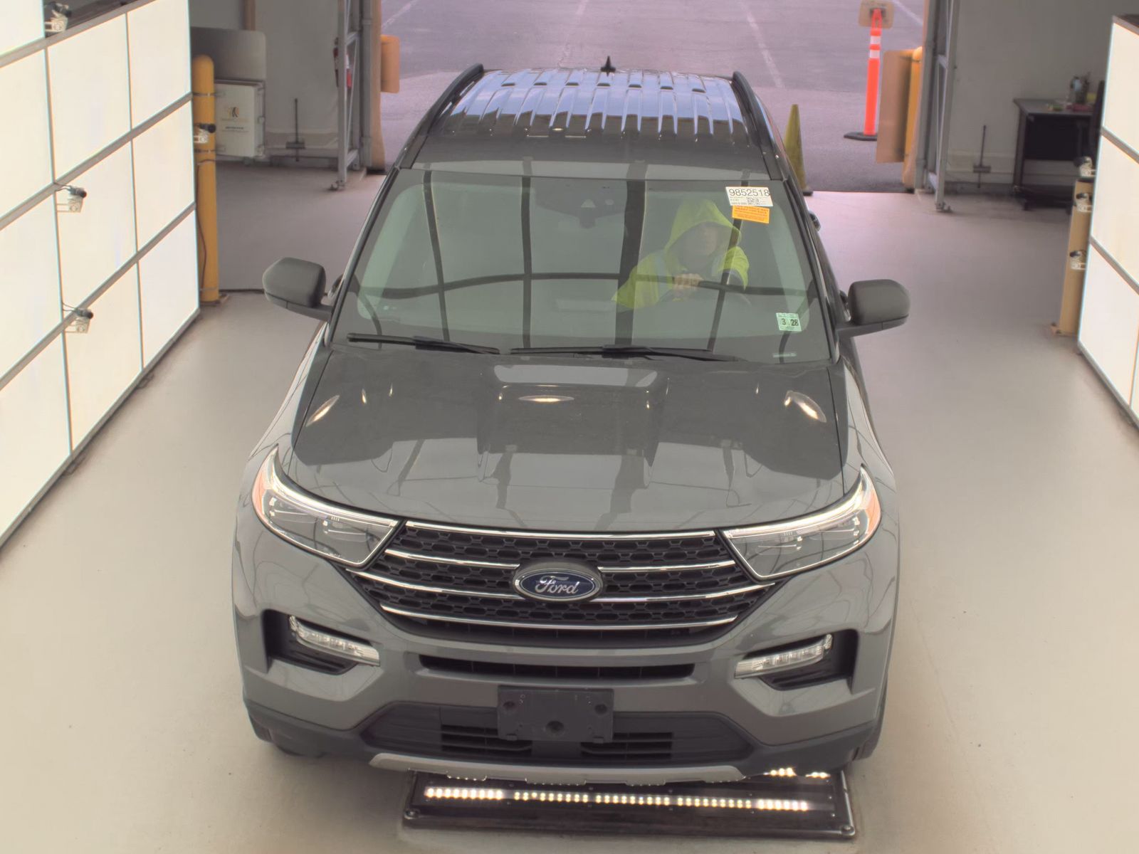 FORD EXPLORER - 3