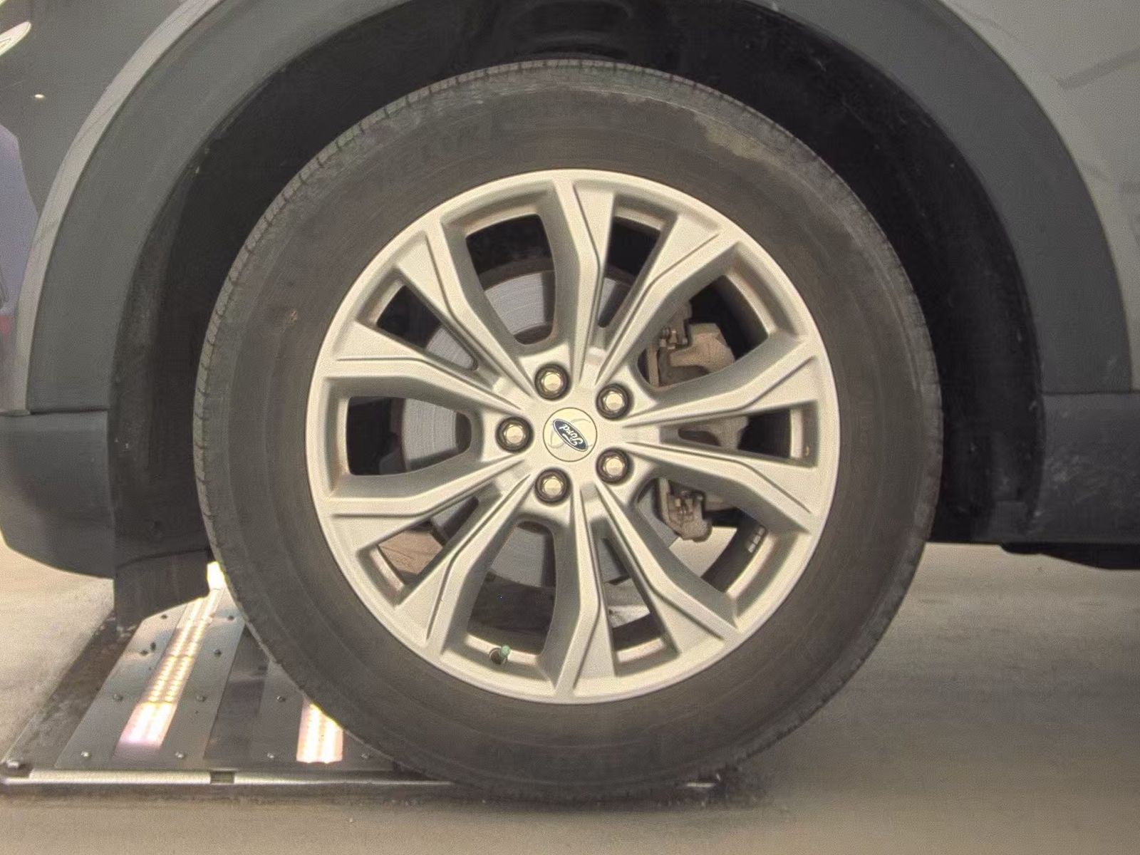 FORD EXPLORER - 10