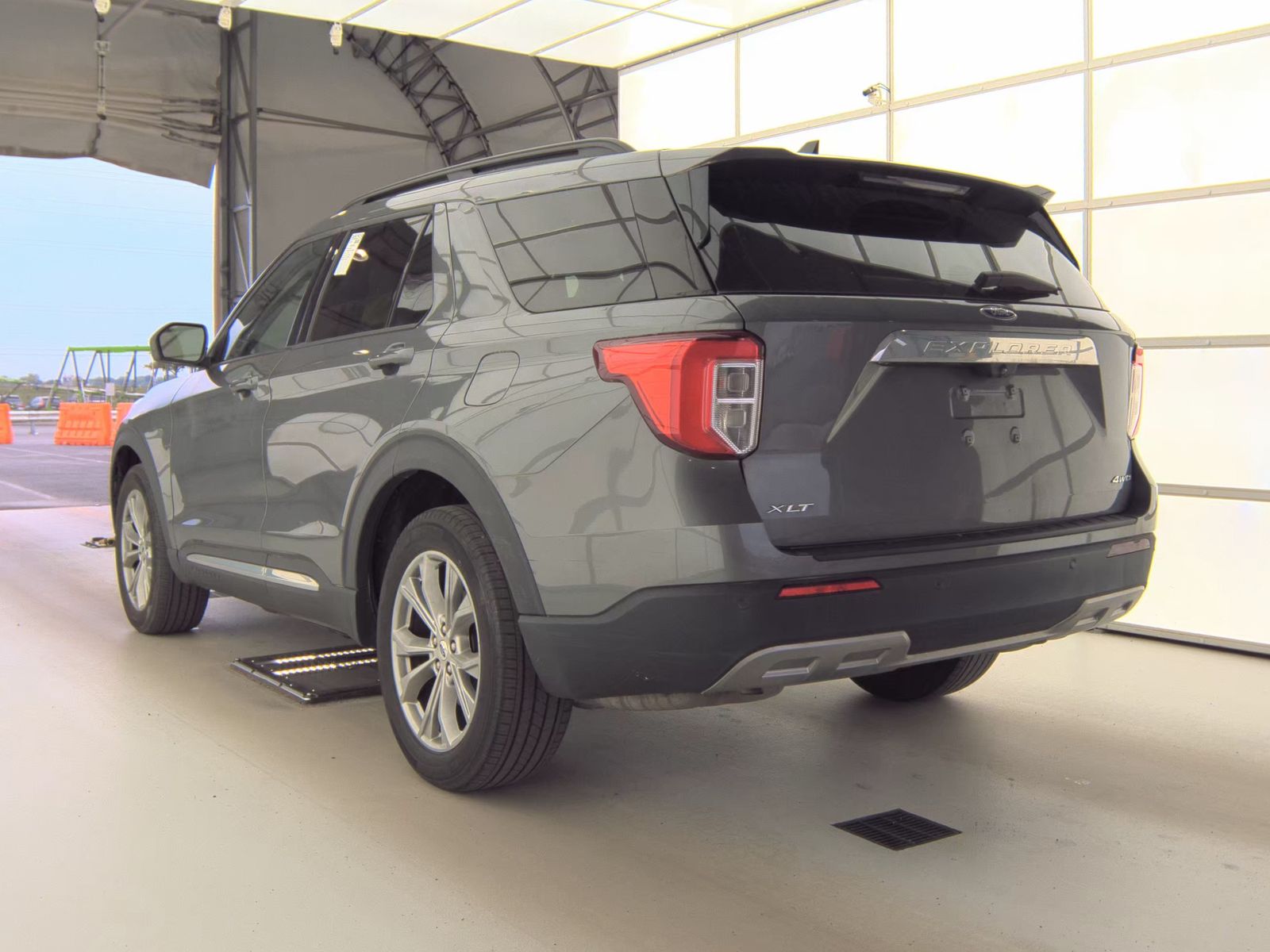 FORD EXPLORER - 9