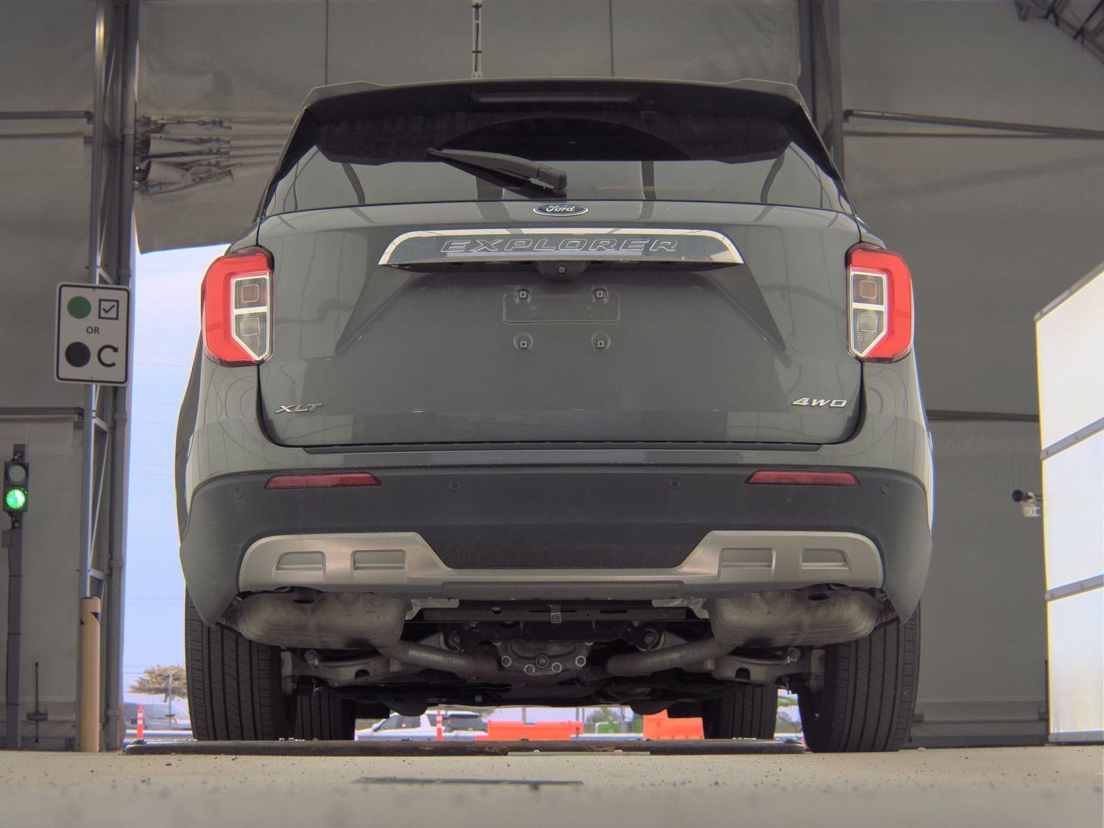 FORD EXPLORER - 8