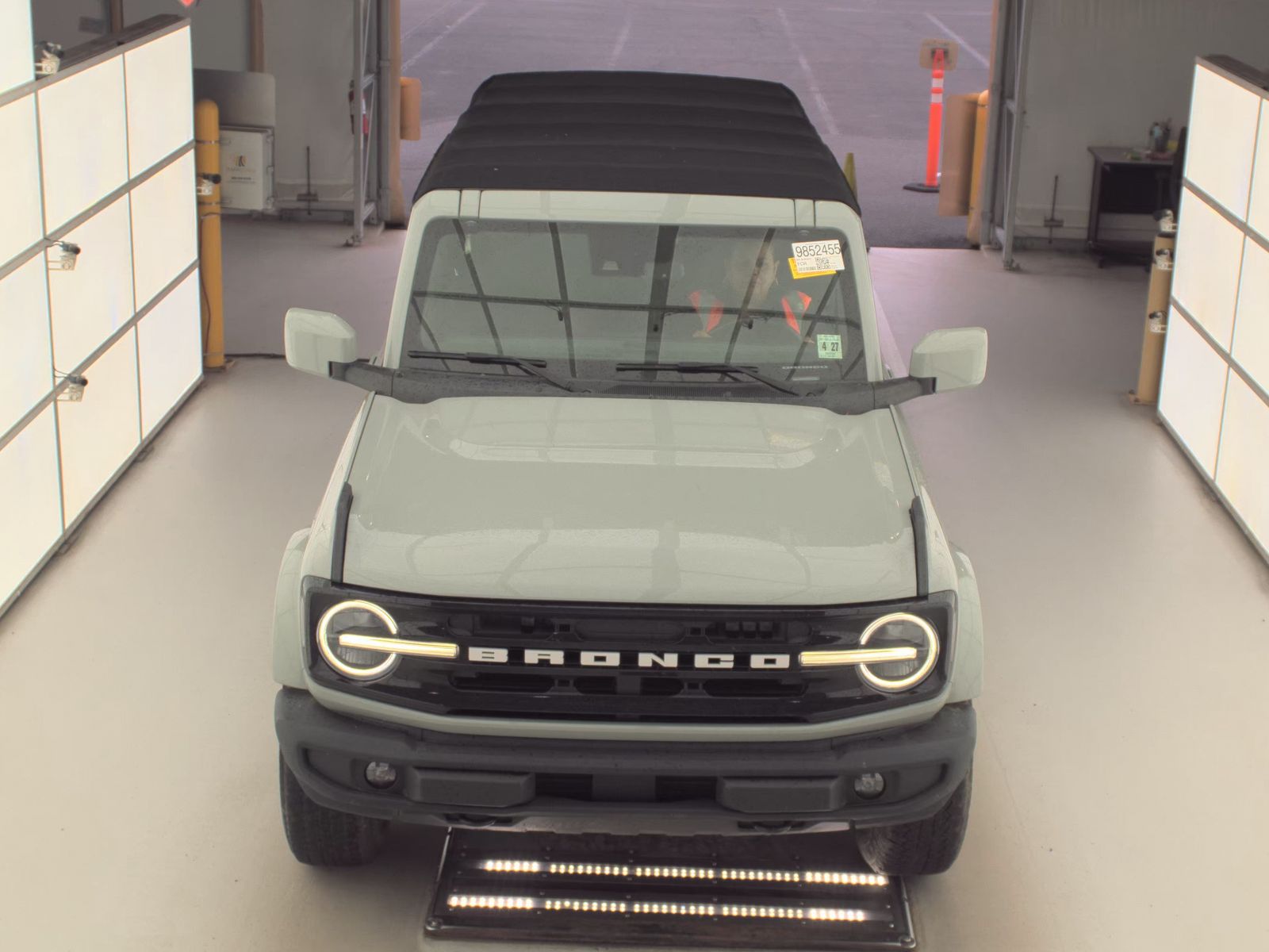 FORD BRONCO - 3