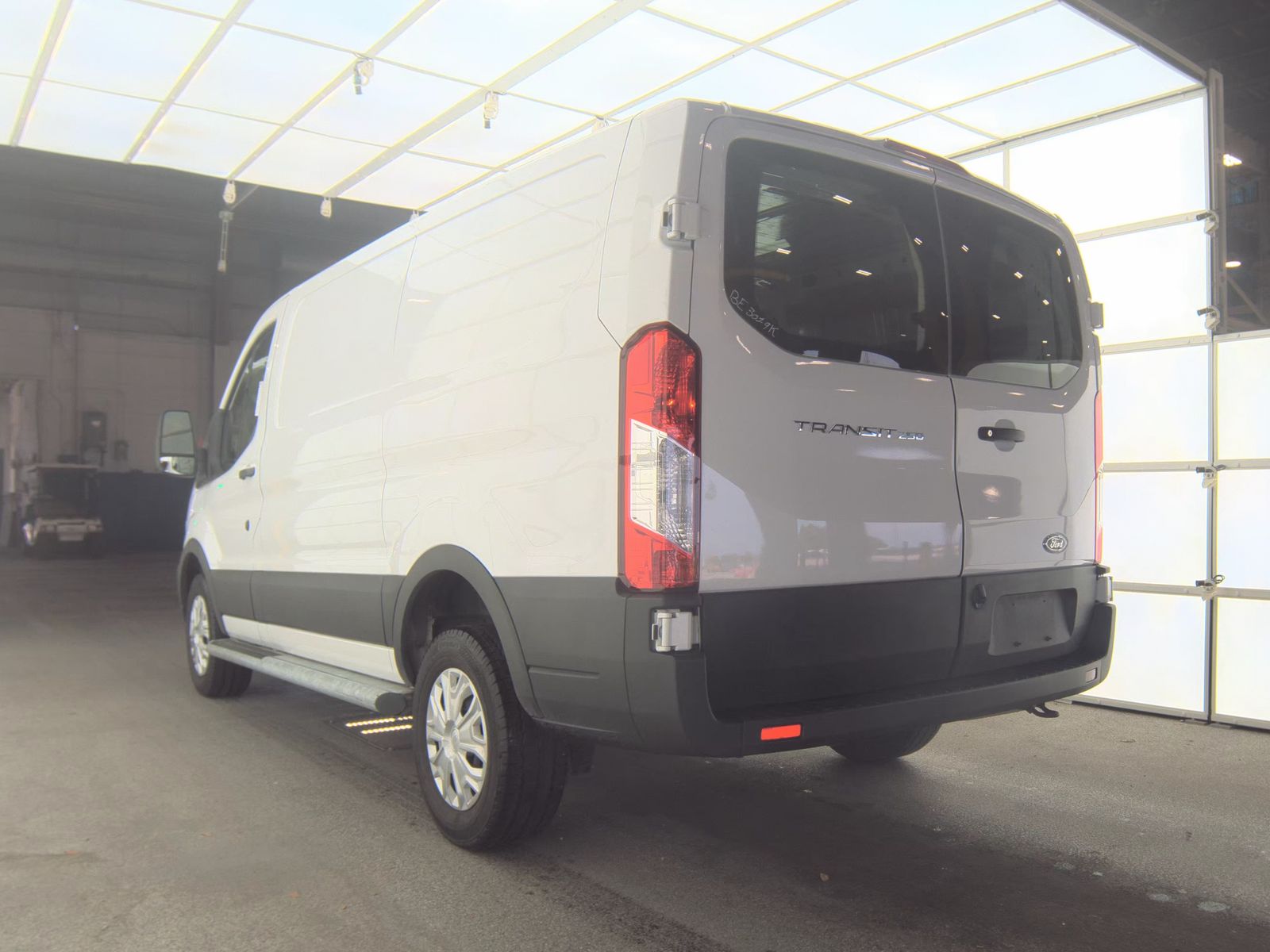 FORD TRANSIT 250 - 9
