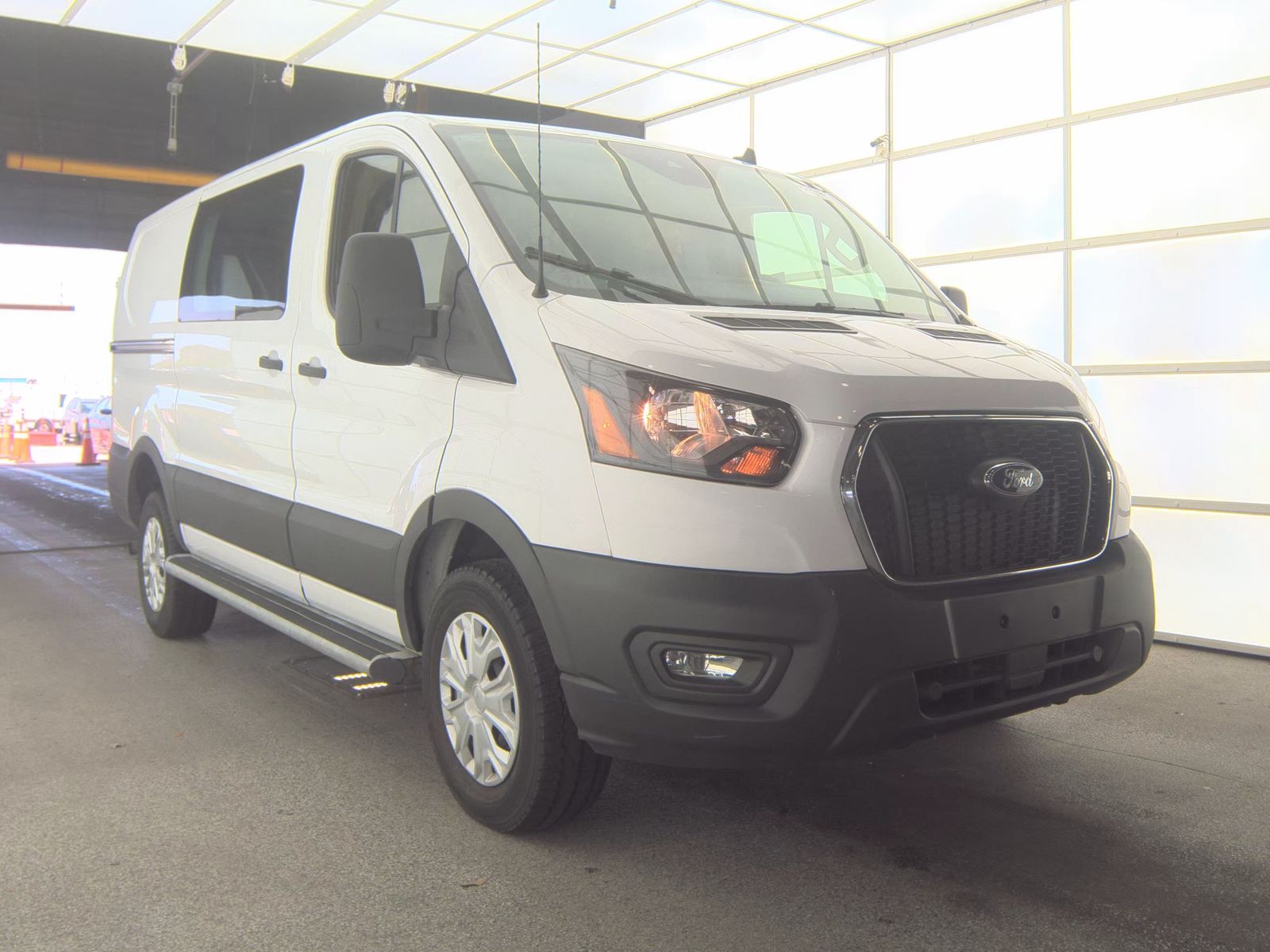 FORD TRANSIT 250 - 5