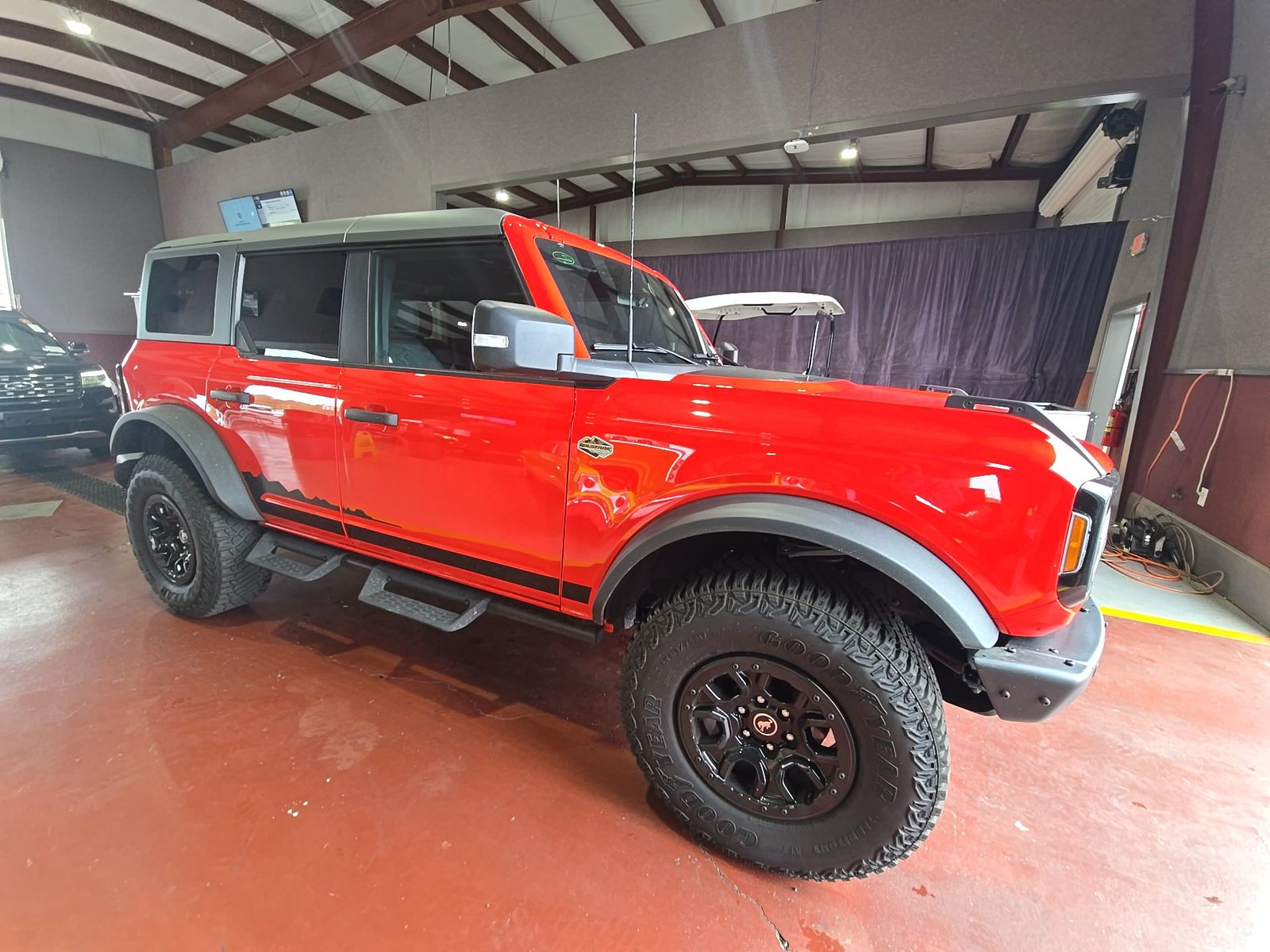 FORD BRONCO - 4