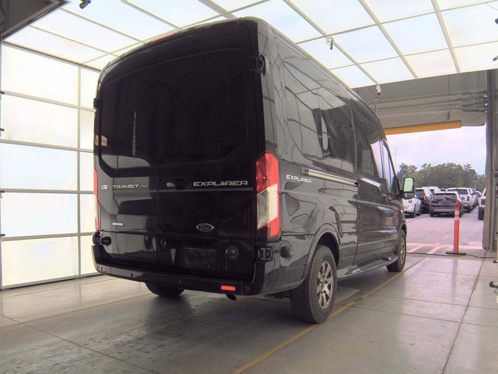 FORD TRANSIT 250 - 6