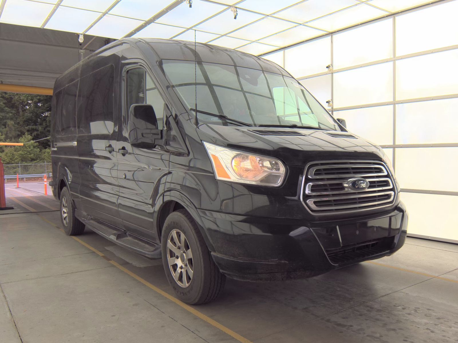 FORD TRANSIT 250 - 5