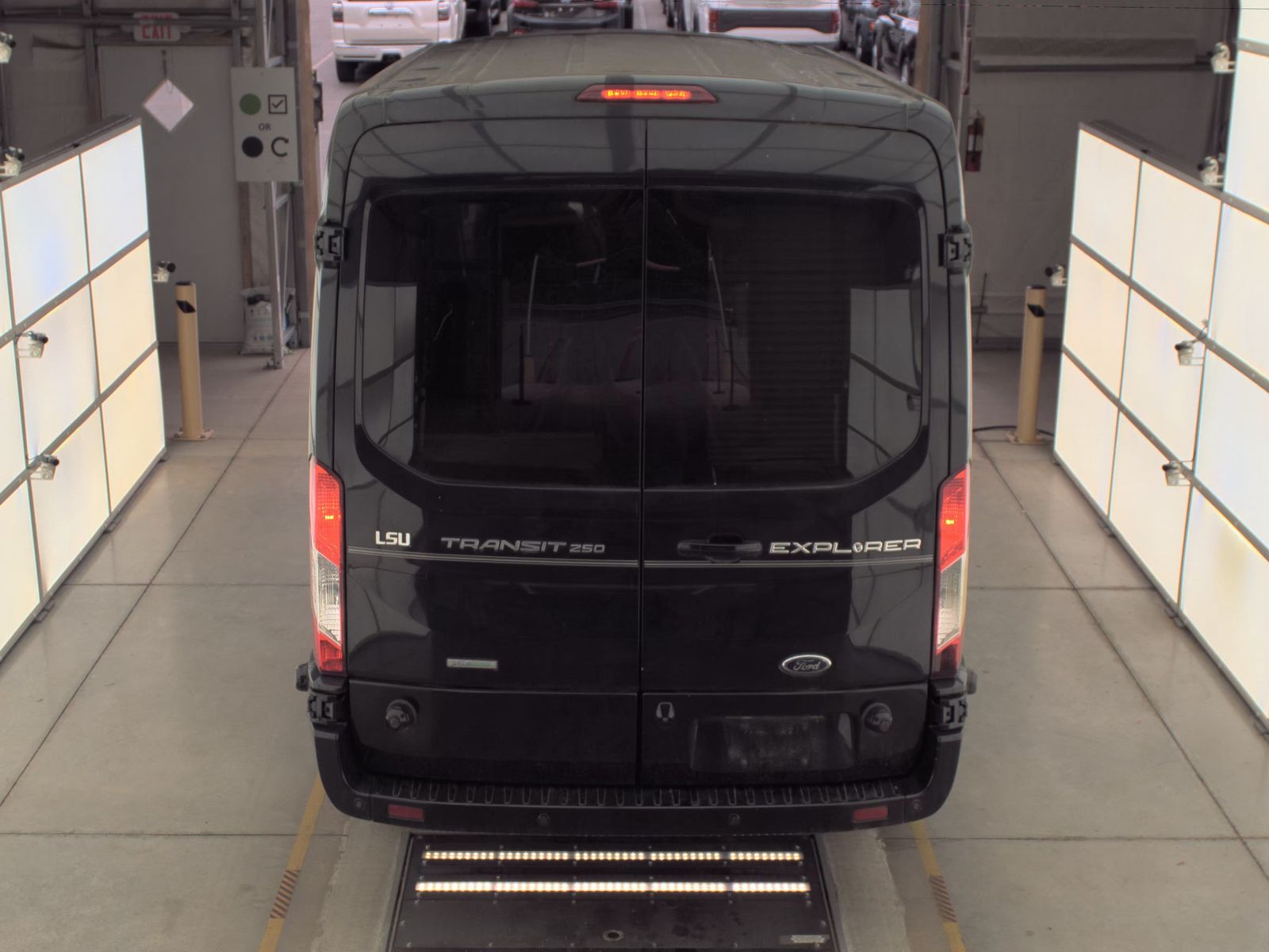 FORD TRANSIT 250 - 7