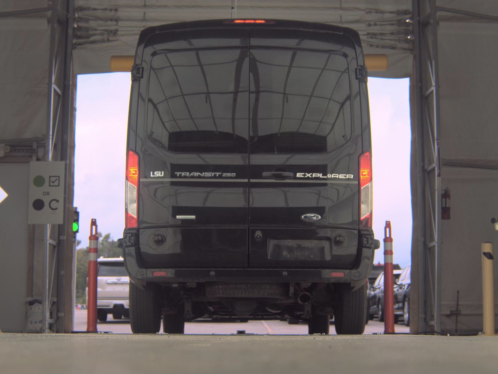 FORD TRANSIT 250 - 8