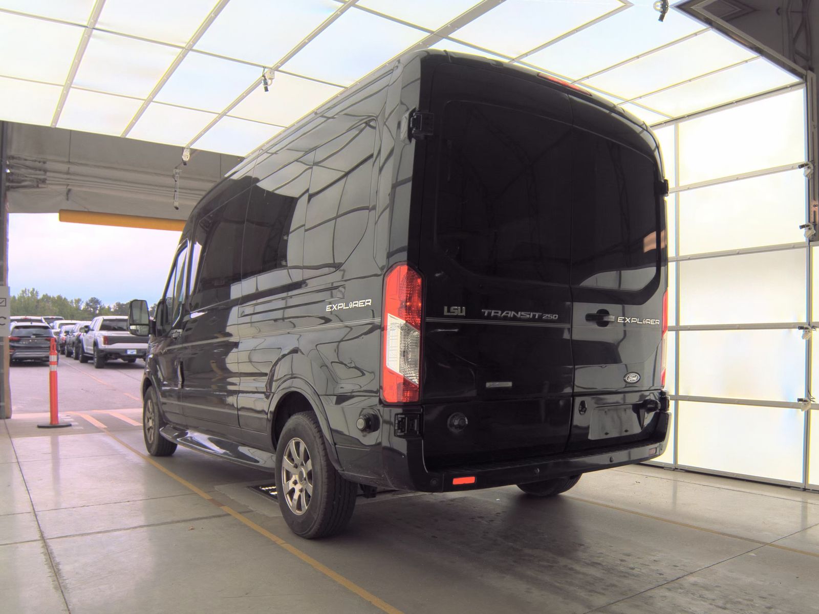 FORD TRANSIT 250 - 9
