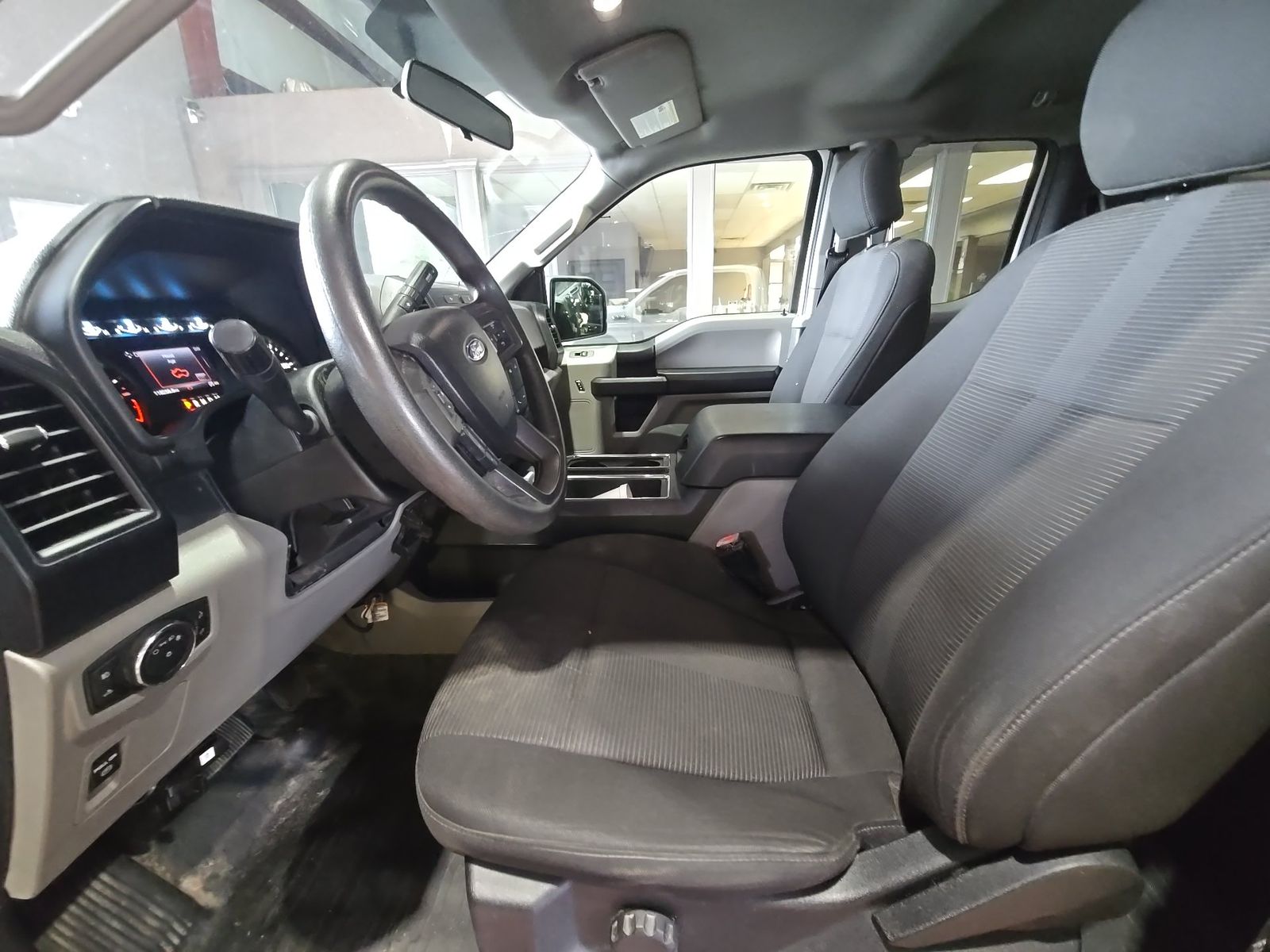 FORD F-150 - 8