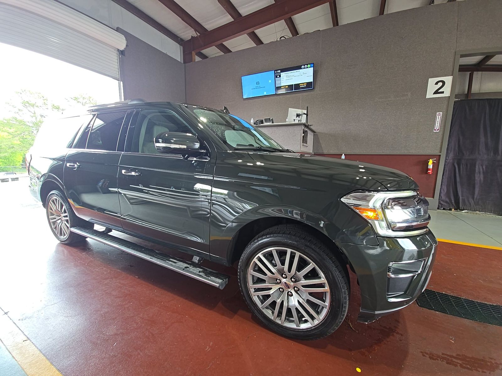 FORD EXPEDITION MAX - 4