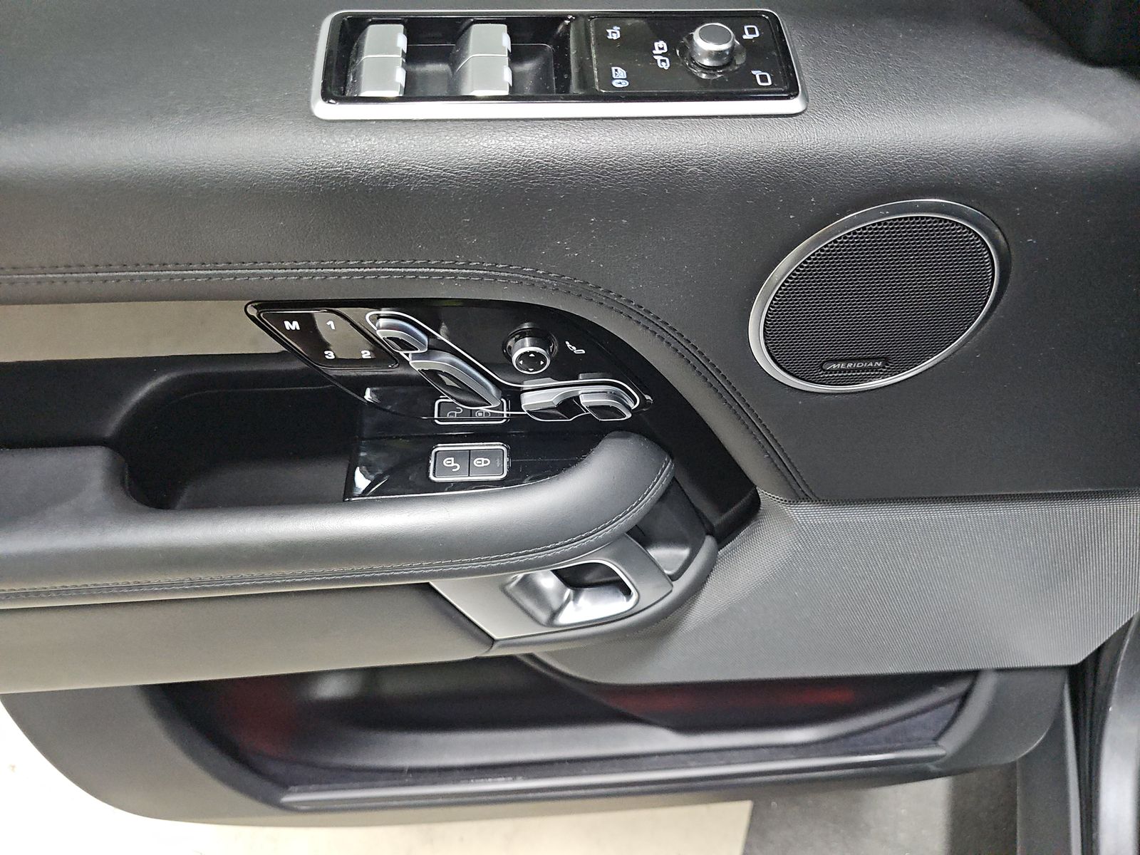 LAND ROVER RANGE ROVER - 10