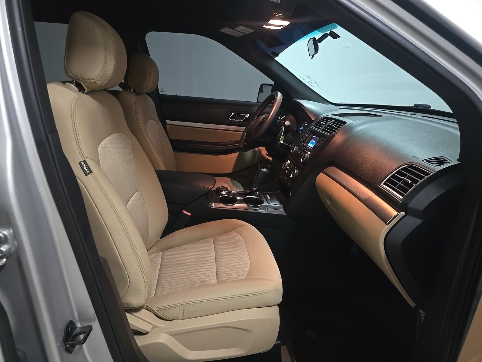 FORD EXPLORER - 9