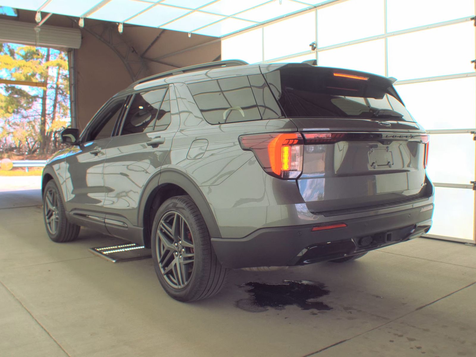 FORD EXPLORER - 9