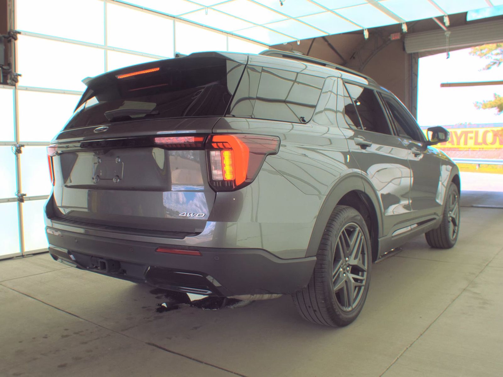 FORD EXPLORER - 6