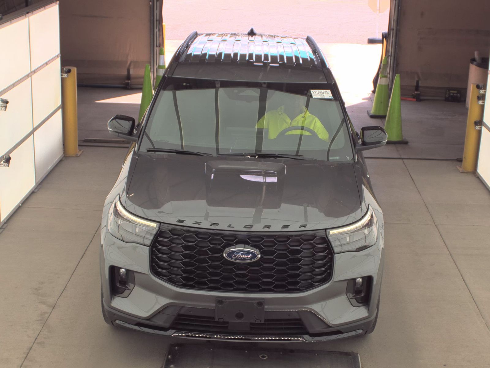 FORD EXPLORER - 3