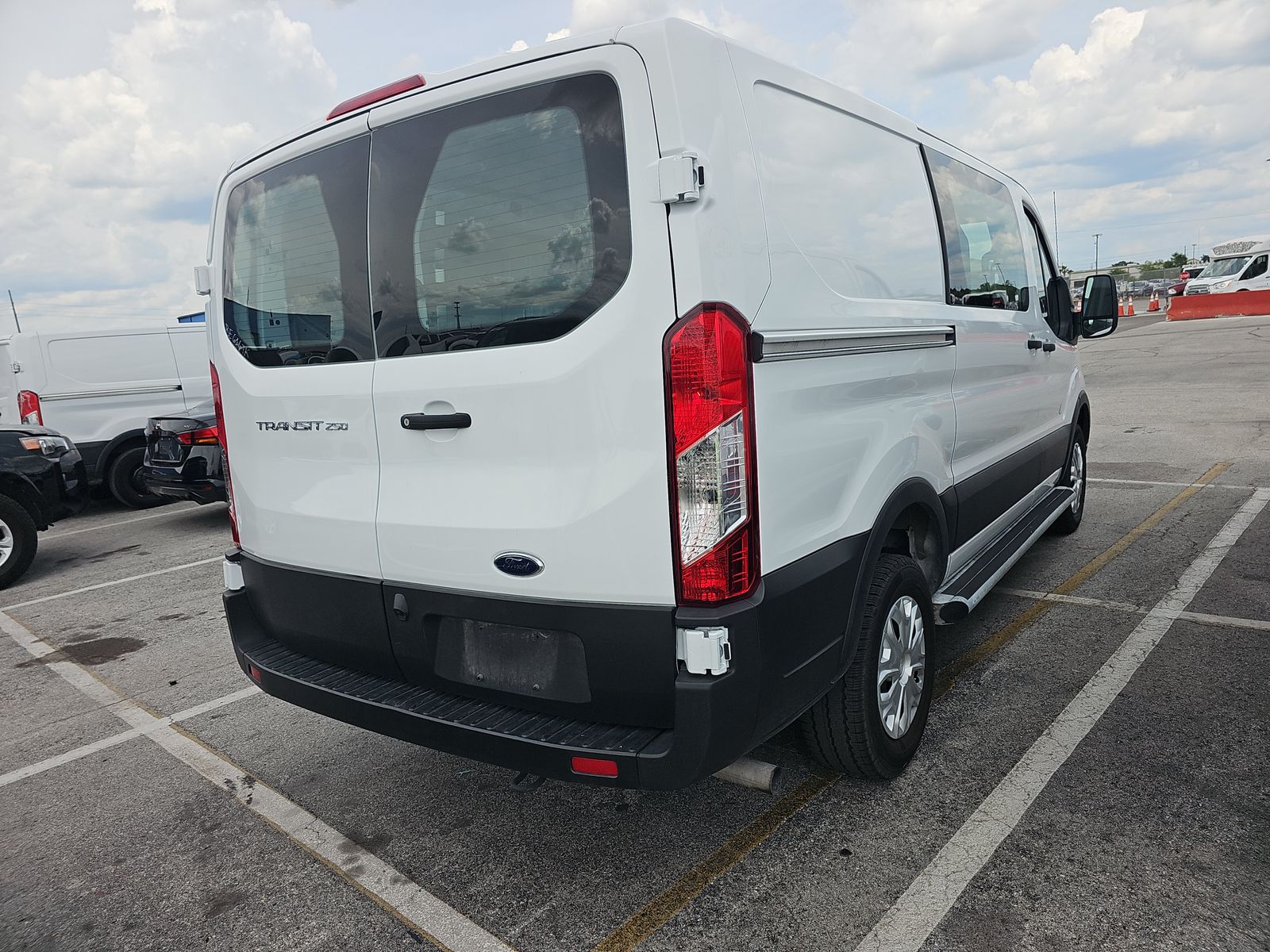 FORD TRANSIT 250 - 5