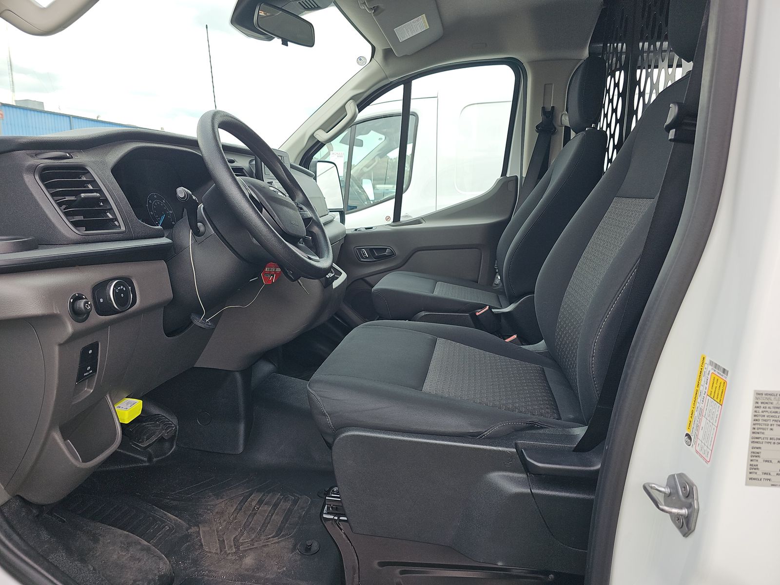FORD TRANSIT 250 - 8