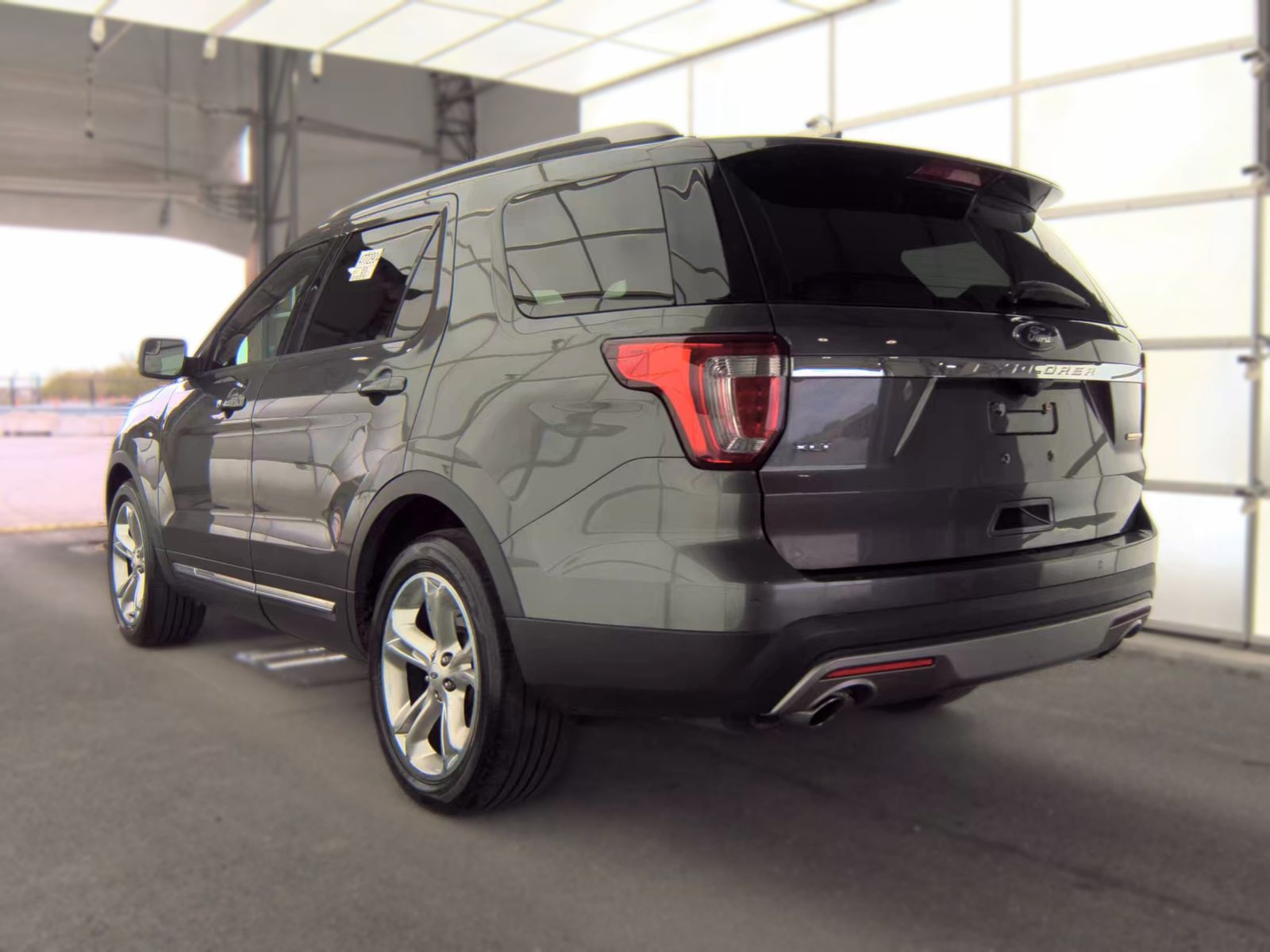 FORD EXPLORER - 9