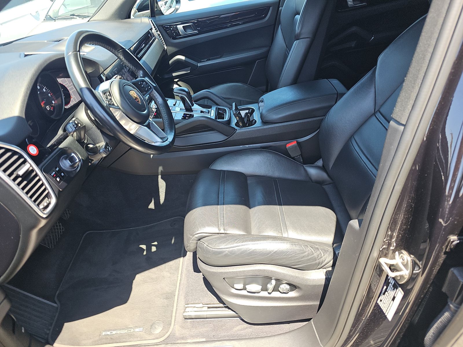 PORSCHE CAYENNE - 8