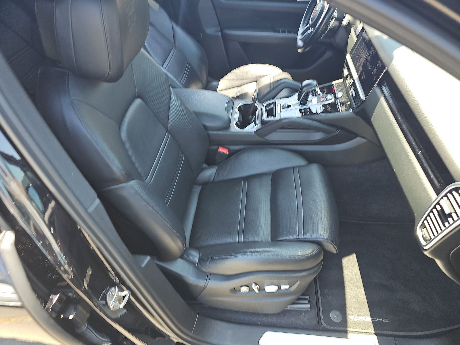 PORSCHE CAYENNE - 9
