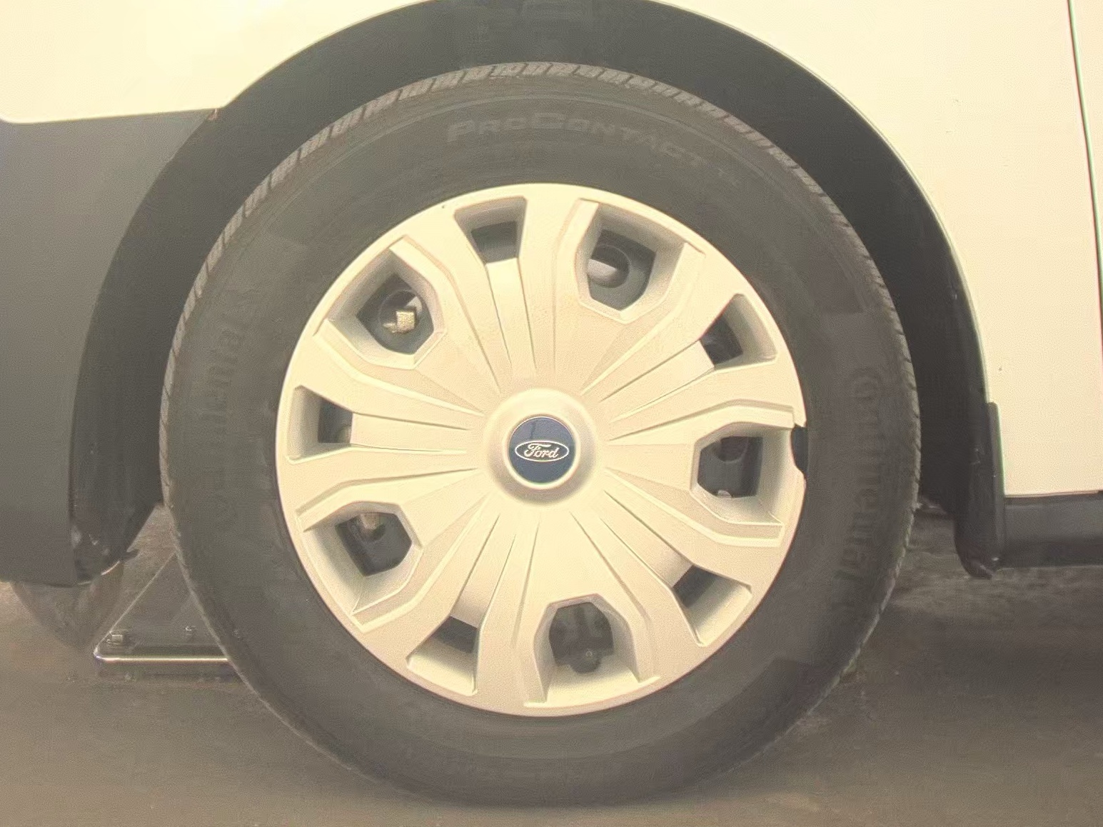 FORD TRANSIT CONNECT - 10